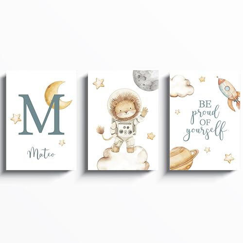 ayurvana Láminas Personalizadas Bebé – Set 3 Animales del Espacio con Inicial, Nombre y Frase – Cuadros SIN MARCO Habitación Niño Niña – Regalo Personalizado Baby Shower, Bautizo, Cumpleaños A4