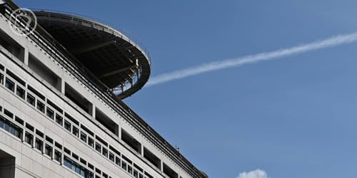 『Une flat tax à 36 % dès 2026 ? Le gouvernement s'interroge』のカバーアート