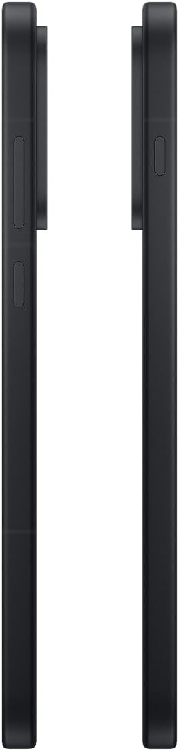 پاسي view of the OnePlus 15, highlighting the power and volume buttons.