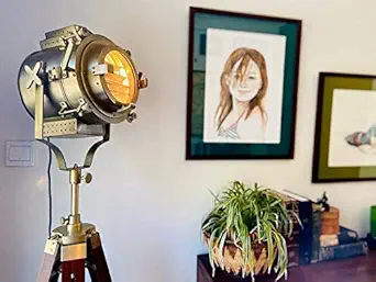 OVERSEAS MART Royal Master Brass Antique Handmade Searchlight 360? rotatable Head Bulb E-27 Floor Tripod Large Spotlight Maritime Hollywood Theater, Movies Light for Studio, Home Decor