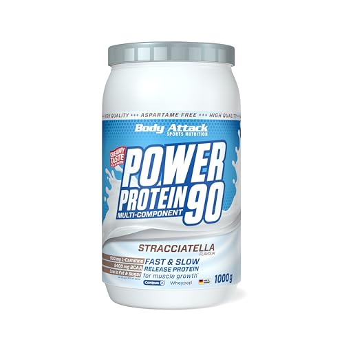 Body Attack POWER PROTEIN 90 - Stracciatella - 1kg Dose - Mehrkomponenten Protein Pulver, Made in Germany - Mit BCAA, Vitaminen & L-Carnitin - Protein Shake extra cremiger Geschmack, gute Löslichkeit