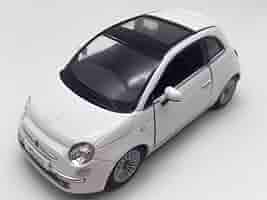 Amazon | 1/28 フィアット500 2007年 ミニカー FIAT イタリア車