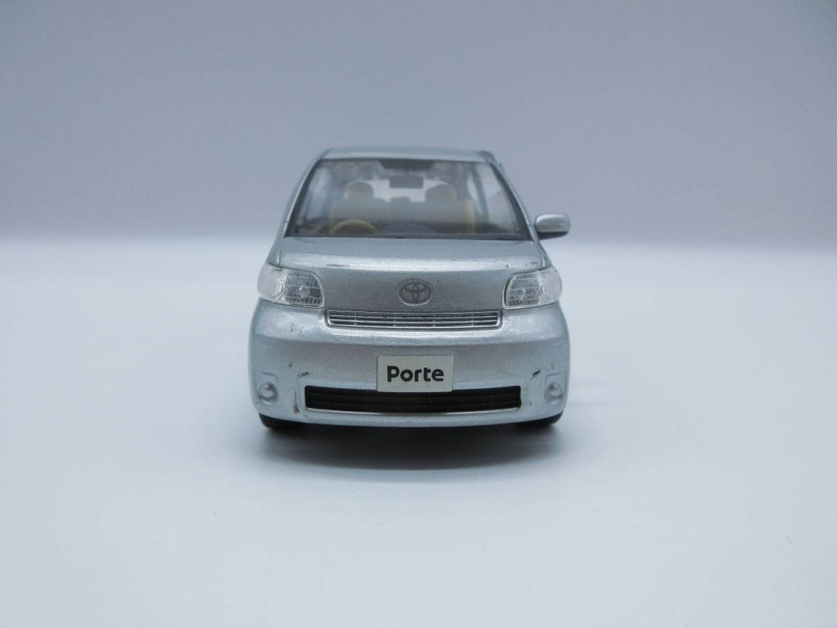 1/30 トヨタ ポルテ 初代 シルバーマイカメタリック カラーサンプル