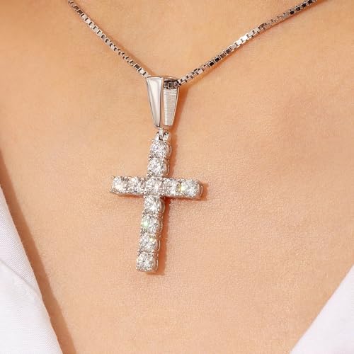 Collier croix moissanite 0,7 ct pour sublimer vos tenues