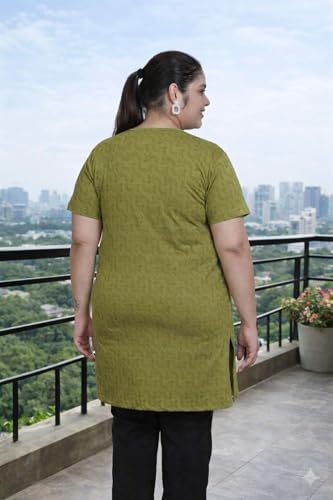 Image of RYSH Women's All-Over Printed Cotton Plus Size Longline T-Shirt with Pockets