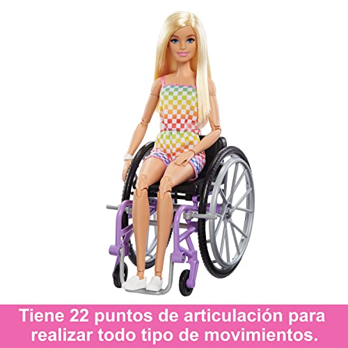 Barbie Fashionista Muñeca rubia con silla de ruedas, rampa y accesorios de moda, juguete +3 años (Mattel HJT13)