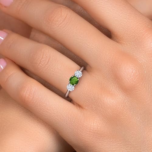 Gem Stone King 925 Sterling Silver Green Chrome Diopside and White Moissanite 3-stone Engagement Ring For Women | 0.96 Cttw | Round 5MM and 4MM | Gemstone Birthstone | Available in Size 5,6,7,8,94