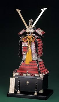 1/4 日本の甲冑 童友社 源義経 緋威獅子金物鎧兜大袖付 模型 プラモデル Amazon | 童友社 1/4 名将鎧兜 源 義経 | プラモデル 通販