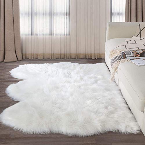 LEEVAN Plush Sheepskin Style Throw Rug Faux Fur Elegant Chic Style Cozy Shaggy