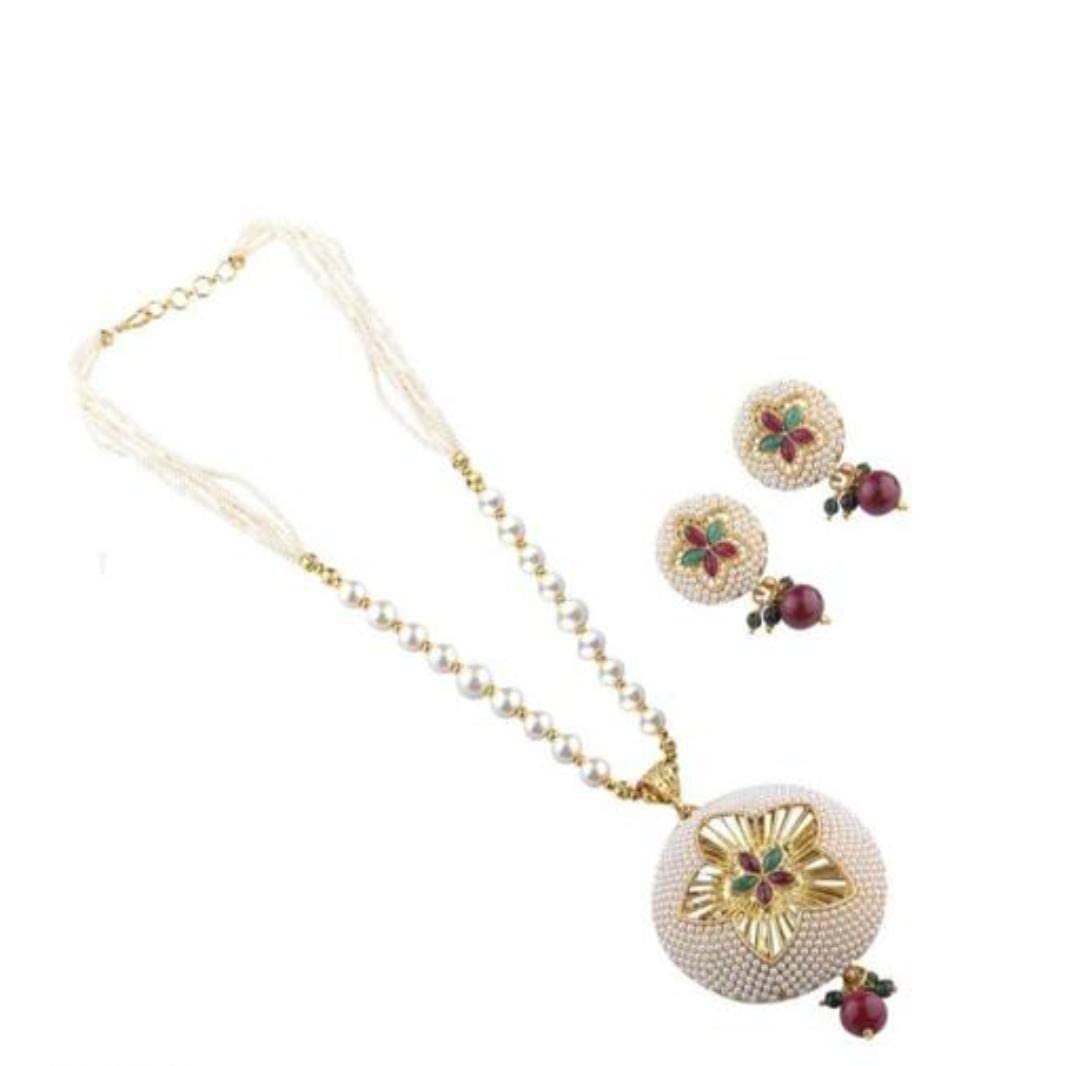BEAUTIFUL MOTI MALA WITH PENDANT OF MOTI WITH EARRING-image-11
