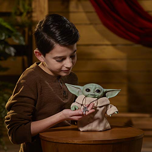 STAR WARS Figura The Child (Baby Yoda) Animatronic Inspirado na Série The Mandalorian - F1119 - Hasb