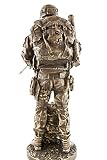 Spadochroniarz brązowa żywica syntetyczna, 33 cm statuetka wojskowa 8087 Modern Era spadochroniarz z M16