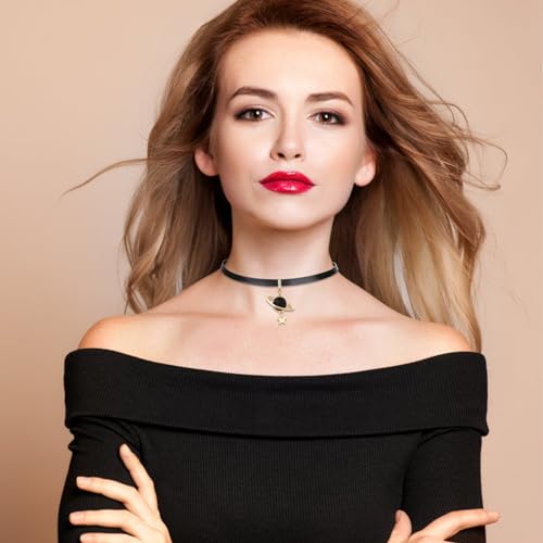Yolev Choker Schwarz Halskette Damen Leder Goth Halskette Schwarzes Halsband Gothic Choker Halsband Kette mit Kosmischer Planet Anhänger Schmuck Lederkette Damen Mädchen Weihnachten Zubehör