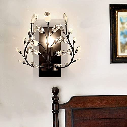 Iluminacion elegante de pared para renovar salones oscuros con estilo 2