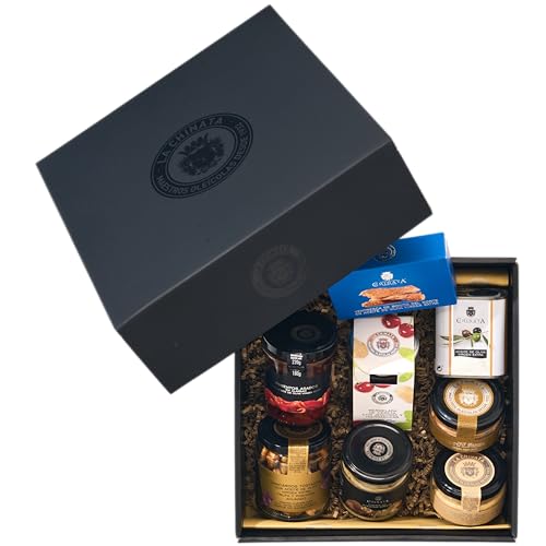 La Chinata Cesta Gourmet M Delicias – AOVE 100 ml, Pate de Secreto Ibérico, Queso Cabra con Cebolla, Boletus, Pimientos Asados, Ventresca de Bonito, Anacardos con Trufa y Mermelada | Caja Regalo