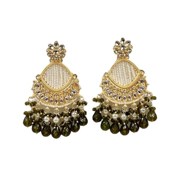 Mehndi green crysrtal and pearls earrings