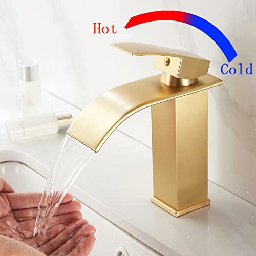 Robinet de lavabo cascade or brossé pour une routine matinale zen - 3