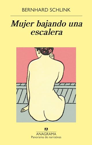Mujer bajando una escalera