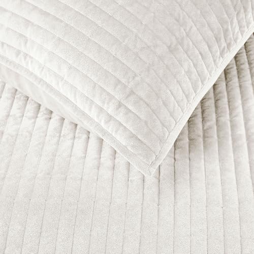 Image of Wonderful Velvet Quilt Set, Queen Size Cream Soft Fluff Texture Coverlet with Shams, Channel Stitched Pattern, All-Season Use, Versatile Lightweight Bedspread for Bedroom Adults Teens Kids,94 inchx94 inch