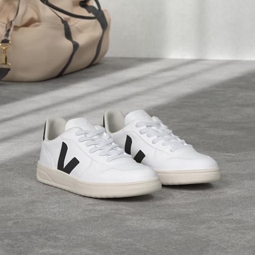 Veja Women V-10 Sneakers White - Black 6 US2