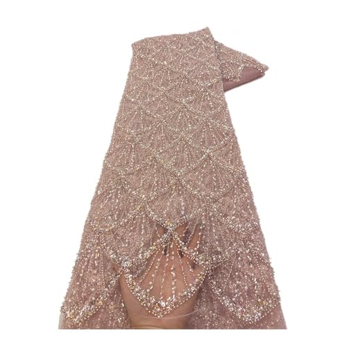 Tube de tissu à paillettes et perles pour transformer une robe simple en création de mariée