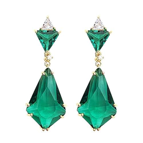 Boucles d'oreilles émeraude d'une finition joaillerie pour le mariage
