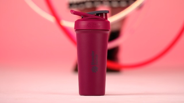 BlenderBottle Sport Sleek Insulated Stainless Steel Shaker Bottle with Wire Whisk, 25-Ounce, Raspberry – Protein Shakes & Hydration for Athletes & Fitness Enthusiasts, Easy Mixing, Slim Easy to Hold, Keeps Drinks Cold, Lockable Lid
