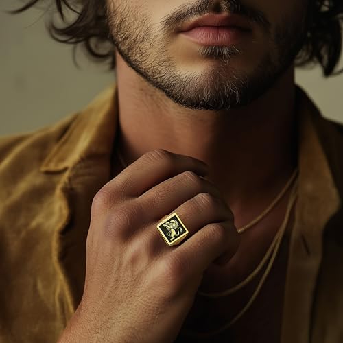 Bague lion en or 24k de forme carrée au design gravé d'exception