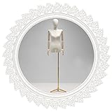 Anwendbare Szenarien: Der Schaufensterfiguren-Displayhalter kann in Schaufenstern, Theken, Umkleidekabinen verwendet werden, um Ihre verschiedenen Kleider, Hosen, Kleidungsstücke, Anzüge, Kleider usw. zu präsentieren. Sie können auch Ihre Schuhe auf der Basis platzieren, oder passende Halsketten, Taschen am Modell, damit Sie Ihre Kleidung perfekt präsentieren können.