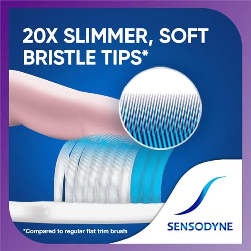 Image of Sensodyne expert toothbrush Soft with 20 x slimmer bristle tips & tongue cleaner | Pack of 1