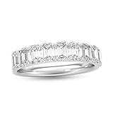 Con un diseño que nunca pasa de moda, este anillo de aniversario de diamantes refleja tu maravillosa historia de amor. Creado en plata de ley 925, esta elección atemporal muestra nueve diamantes de corte esmeralda de 1/5 quilates. Emocionante con 2 cts. T.W. de diamantes y un brillo brillante, este anillo combina bien con sus joyas de novia.