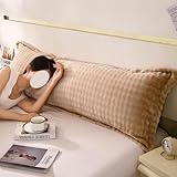 Notre housse de coussin est lavable en machine, ce qui la rend facile à garder propre et fraîche. Le traitement antistatique repousse les poils d'animaux et la poussière, assurant que votre espace reste bien rangé et sans allergène
