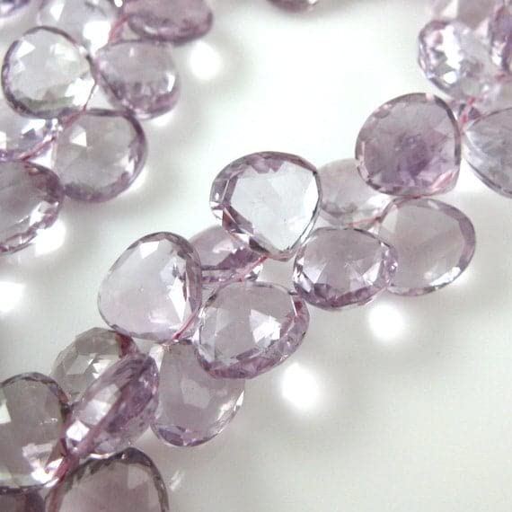 Améthyste rose briolette cœur 15mm de grade A pour création joaillière unique