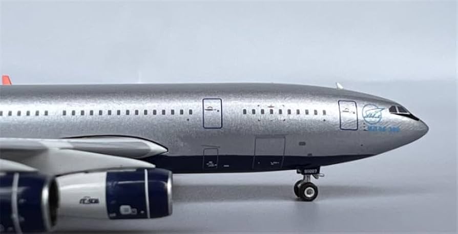 Amazon.co.jp: Phoenix 1/400 完成品 Aeroflot for Ilyushin IL