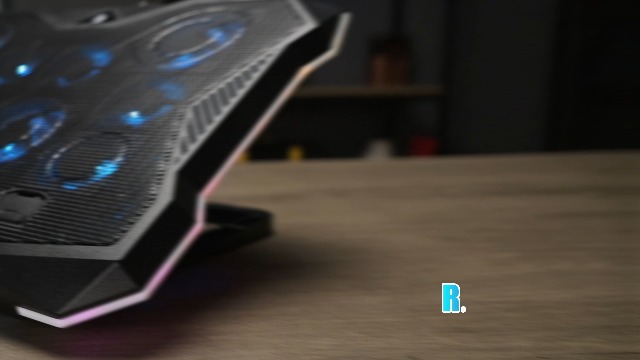 ChillCore Koelmat voor laptop van 15,6 tot 19,3 inch, RGB-verlichting met 9 ventilatoren voor laptops van 15,6 tot 19,3 inch, 8 hoogtehouders, 2 USB- poorten - A21 blauw