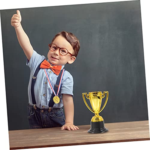 BRIGHTFUFU 8 Peças Decoração De Plástico Ornamento Pequeno Troféu Copo Pequenos Troféus Medalha Trof