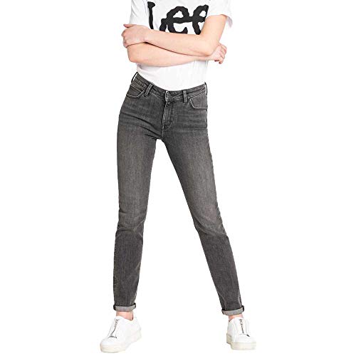 Elly si distingue per il suo look classico e moderno che può essere indossato per un look più contemporaneo