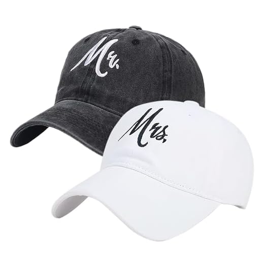 XYIYI Confezione da 2 cappellini da baseball vintage lavati unisex da golf, cappello da papà regolabile classico a basso profilo, tinta unita per uomini e donne, Mr Mrs Black White, taglia unica 11 XYIYI Confezione da 2 cappellini da baseball vintage lavati unisex da golf, cappello da papà regolabile classico a basso profilo, tinta unita per uomini e donne, Mr Mrs Black White, taglia unica