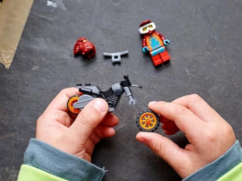 City Stuntz Stunt Bike Antincendio, Moto Giocattolo con Funzione “Carica e Vai”, Idee Regalo per Bambini dai 5 Anni, 60311 - Lego - Immagine 1