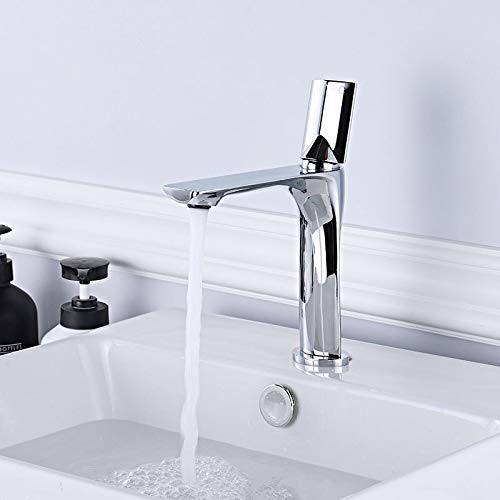 Robinet de salle de bain chrome pour vasque vintage et rituel de toilette matinal