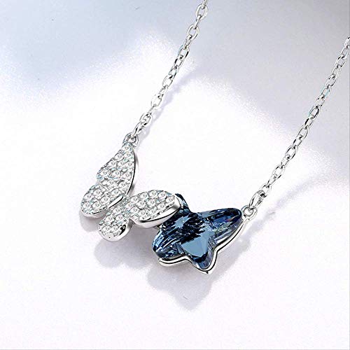 Collier papillon bleu idéal pour illuminer vos tenues d'été