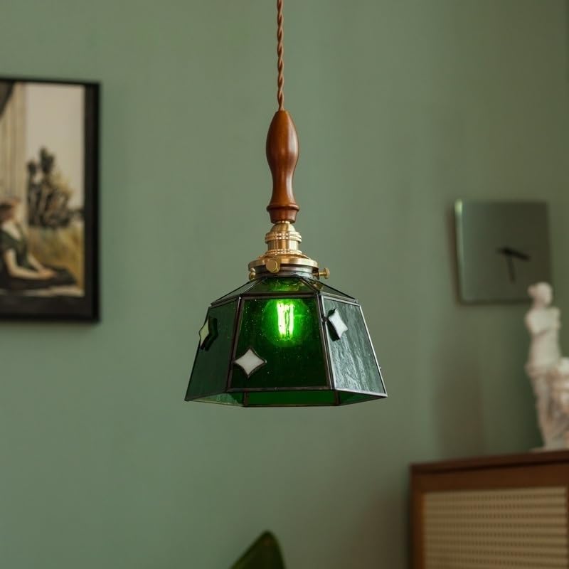 Suspension LED en verre vert et bois pour design cuisine moderne