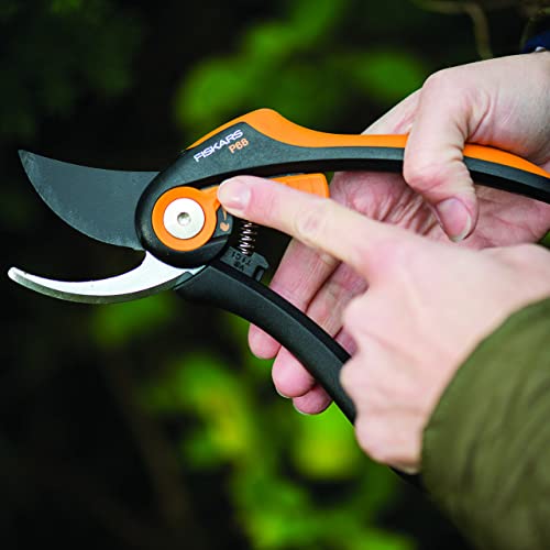 Fiskars-SmartFit-Pruner-Bypass-P68-Cutting-Diameter-Adjustable-Up-to-58-Cut-Steel-Blades-with-Non-stick-CoatingFiberglass-Reinforced-Plastic-Handles-Length8-inches-BlackOrange-391171-4001