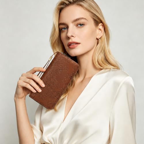 Image of GAEKEAO RFID Leather Wristlet Wallet for Women with Grip Strap
