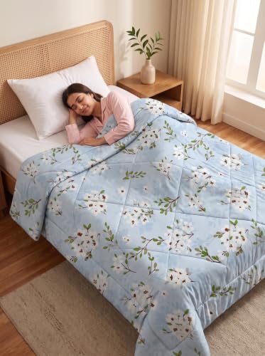 Image of Mafatlal 120 GSM Tulip Single Bed AC Comforter, Powder Blue, 154x228cm