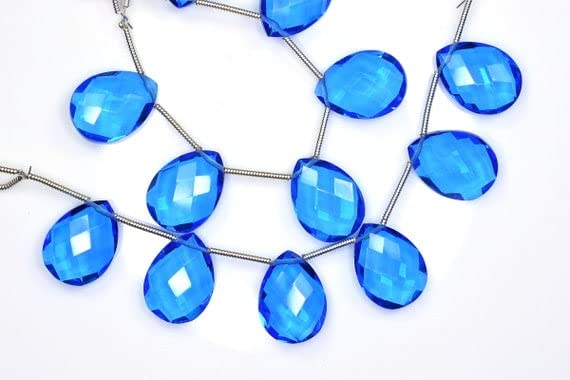 Quartz bleu suisse en briolette poire pour sublimer vos tenues de soirée et mariages