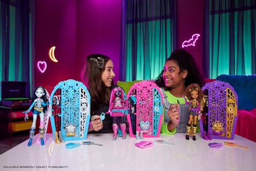 Monster High Segreti Da Brivido - Catty Noir I Misteri Di Hauntlywood, Bambola Con Abiti, Guardaroba E 19 Accessori Glamour A Sorpresa Inclusi, Giocattolo Per Bambini, 4+ Anni, JBG82 - 2