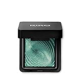 Enriquecida con ingredientes activos suavizantes e hidratantes, Water Eyeshadow permanece ligera e imperceptible en los párpados