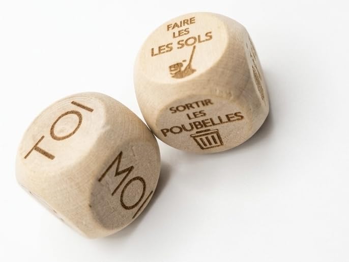 Dés de tâches ménagères en bois