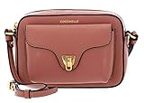 Das genarbte Echtleder der COCCINELLE Tasche wirkt besonders edel und hochwertig. So wird Ihr Styling aufgewertet und bekommt italienische Klasse. Die Umhängetasche lässt sich entspannt crossover tragen, sodass Sie beide Hände freihaben und flexibel unterwegs sind. Maße: 18 x 13 x 7 cm